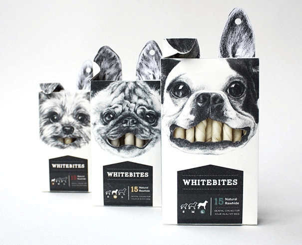 Drie WhiteBite-pakketten, elk met een andere hond, waarbij het product op hun tanden lijkt.