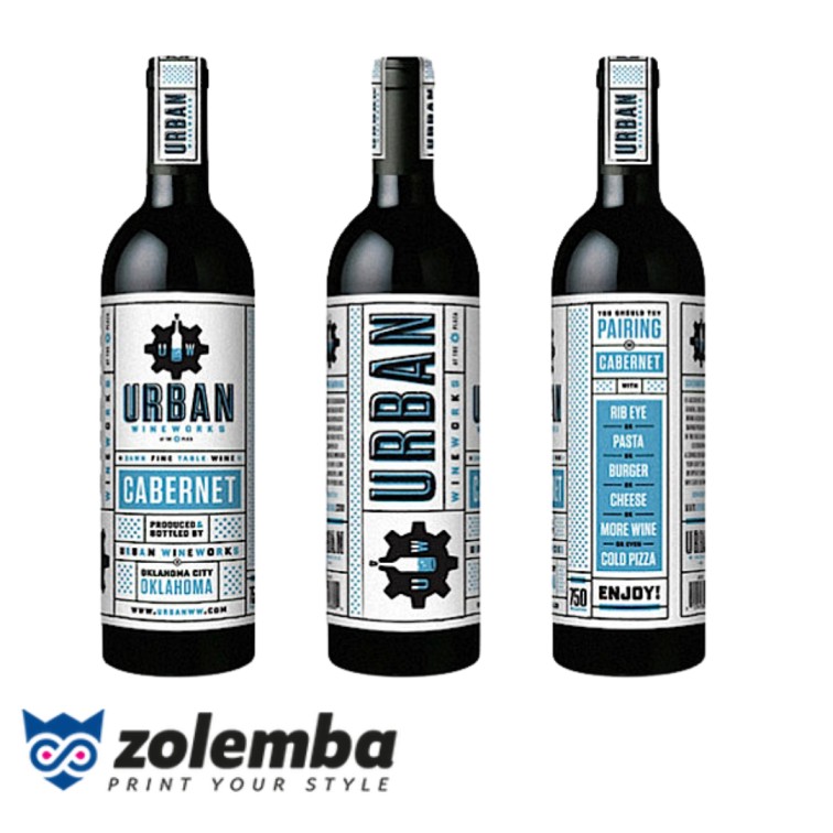 Een rood kruis boven een gekreukt etiket en een groen vinkje boven een goed vastgeplakt etiket, beide met het Zolemba-logo.